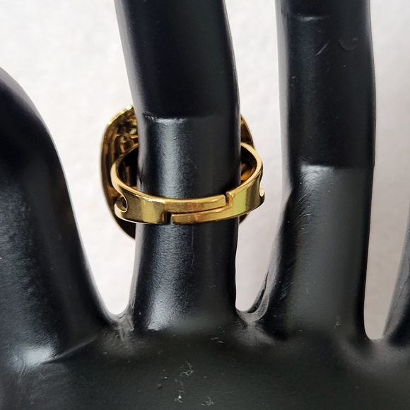 Beautiful Floral Adjustable Enamel Ring - Picture 2 of 4